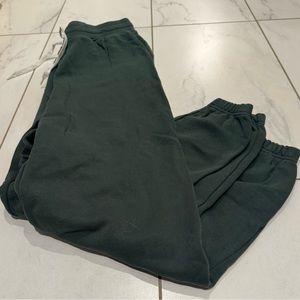 Unisex Herschel size medium forest green jogger sweatpants